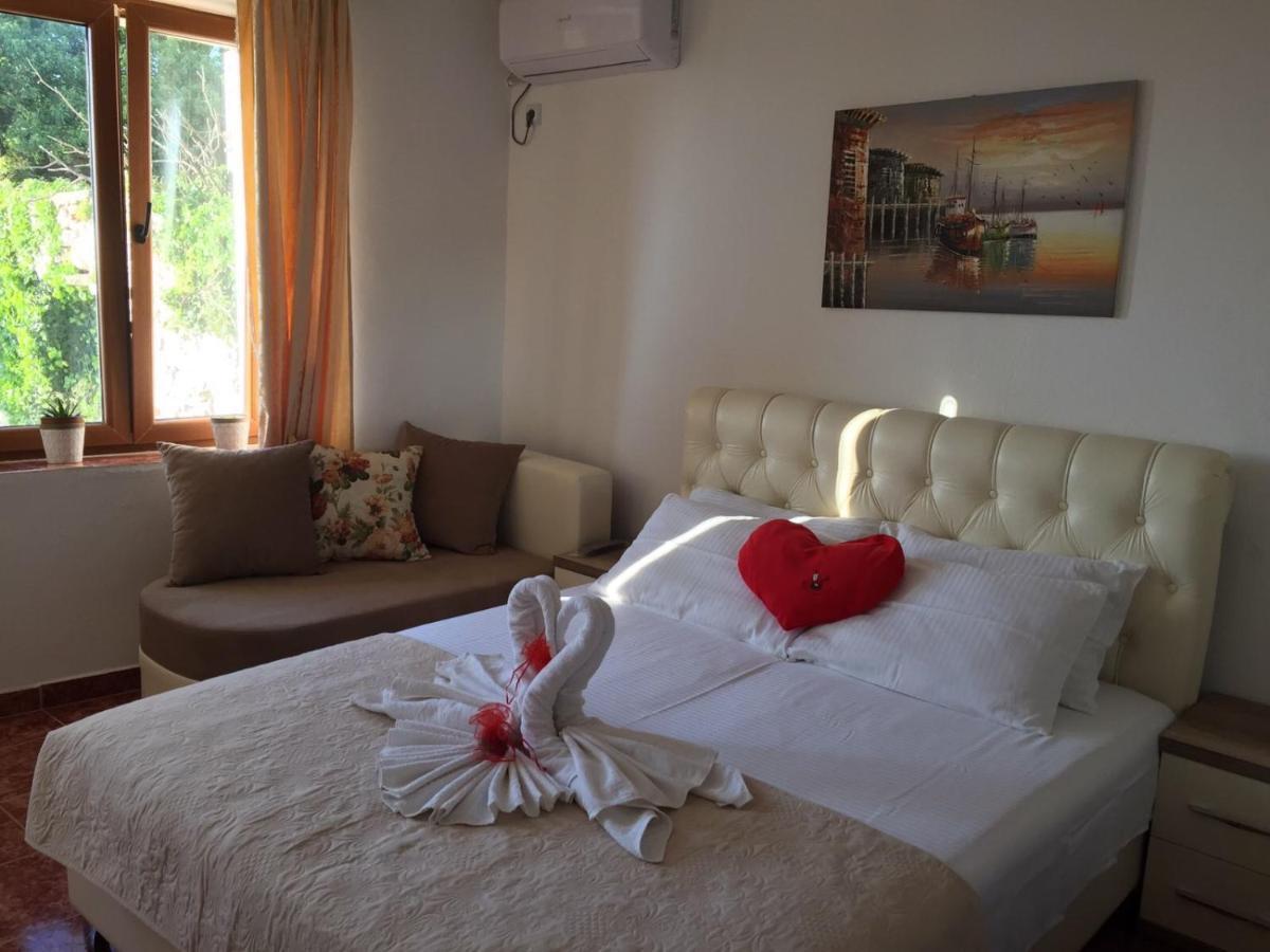 Apartments Gusar Ulcinj Exterior photo